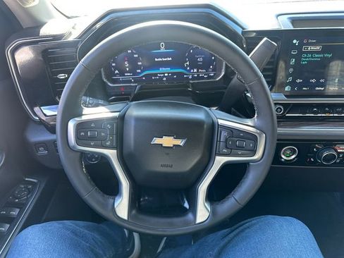Used 2024 Chevrolet Silverado 1500 LT image 31