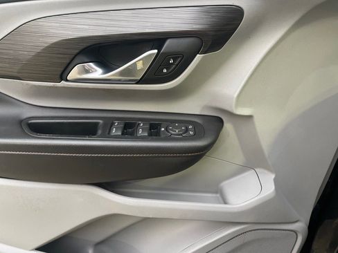 Used 2019 GMC Terrain SLT image 16