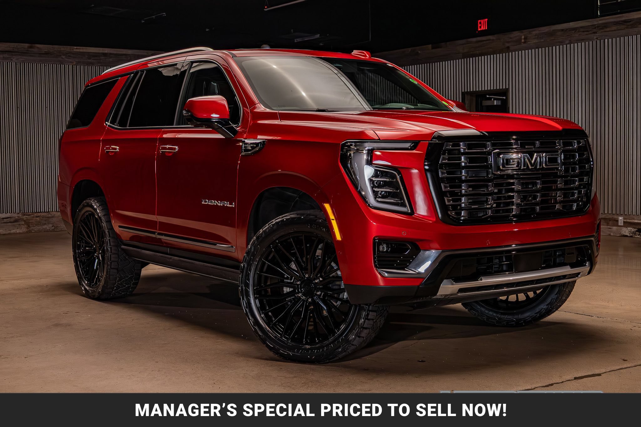 Used 2025 GMC Yukon Denali Ultimate AWD/4WD image 1
