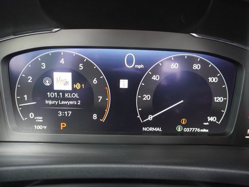Used 2024 Honda Pilot Elite image 15