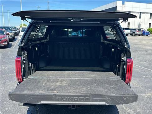Used 2024 Toyota Tundra Platinum AWD/4WD image 33