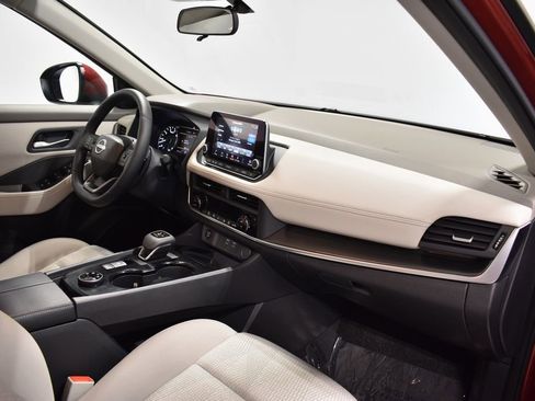 Used 2025 Nissan Rogue SV image 35