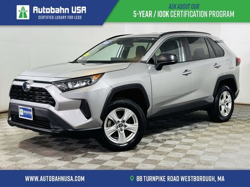 Used 2020 Toyota RAV4 LE image 1