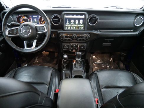 Used 2020 Jeep Wrangler Unlimited Sahara image 12