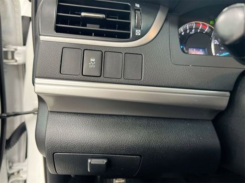 Used 2012 Toyota Camry SE image 17