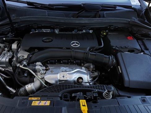 Certified 2022 Mercedes-Benz GLA 250 4MATIC image 31