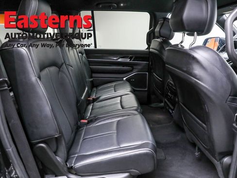 Used 2022 Jeep Wagoneer Series II AWD/4WD image 23
