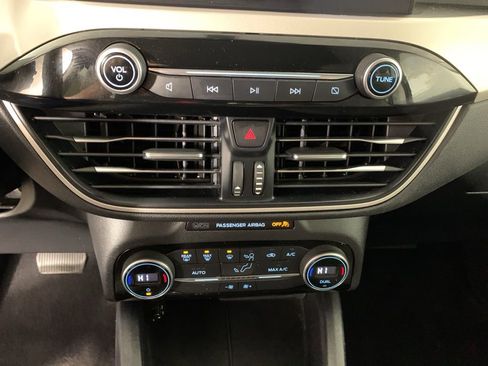 Used 2021 Ford Escape SE w/ Convenience Package image 24