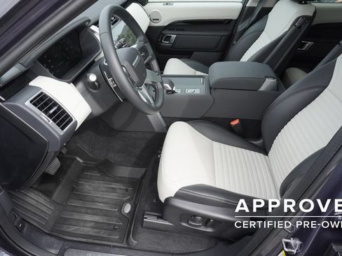 Used 2025 Land Rover Discovery S AWD/4WD image 19