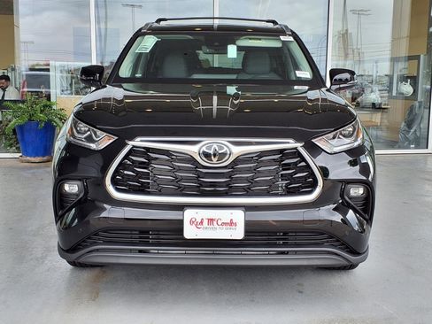 New 2026 Toyota Highlander Limited AWD/4WD image 2