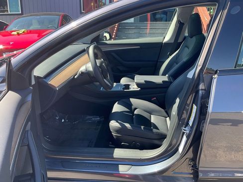 Used 2023 Tesla Model 3 Standard Range image 14