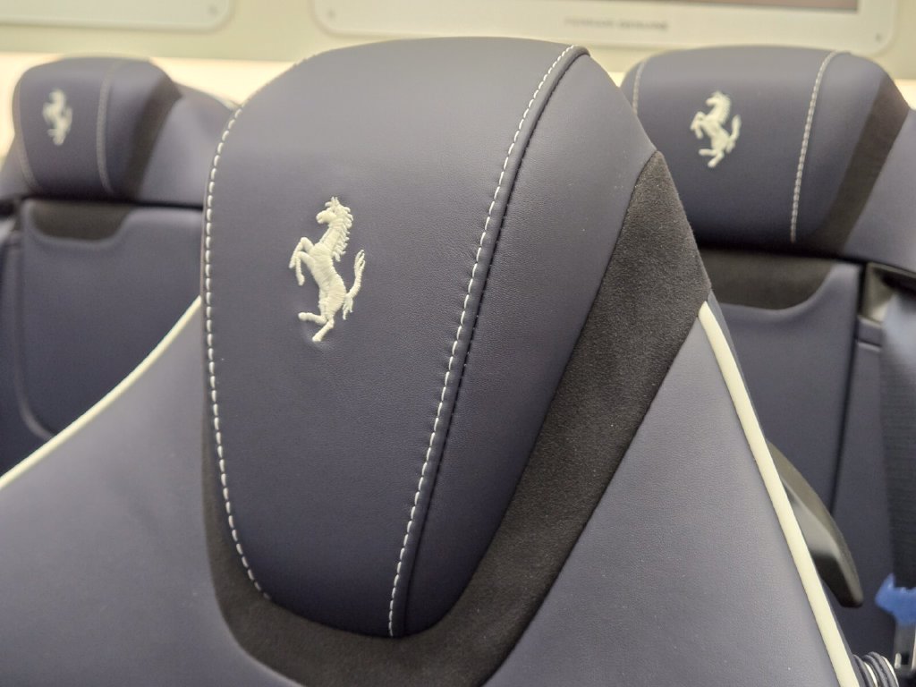 Used 2024 Ferrari Roma Spider RWD image 33