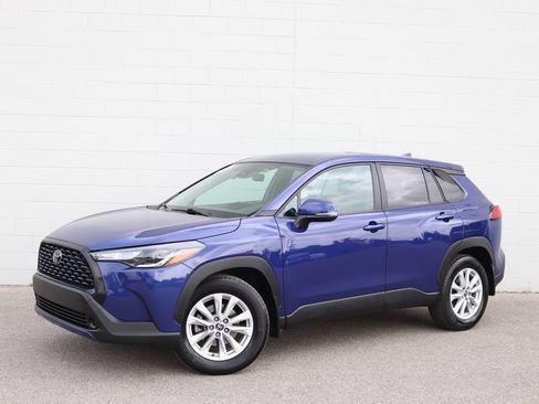 Used 2022 Toyota Corolla Cross LE AWD/4WD image 29