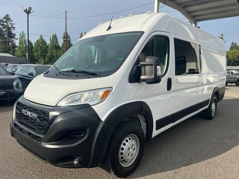 Used 2023 RAM ProMaster 3500 FWD image 2