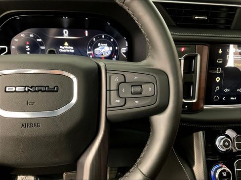 Used 2024 GMC Yukon Denali Ultimate AWD/4WD image 12