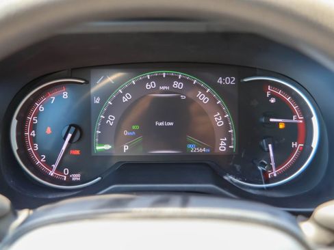 Used 2025 Toyota RAV4 XLE FWD image 12