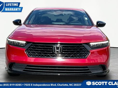 Used 2025 Honda Accord Sport image 2