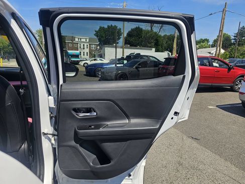 Used 2026 Nissan Kicks SV w/ SV Premium Package AWD/4WD image 25