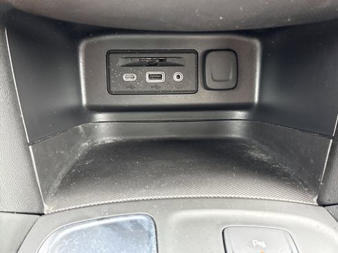 Used 2023 Chevrolet Equinox LT image 24