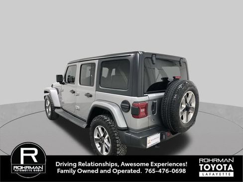 Used 2019 Jeep Wrangler Unlimited Sahara w/ LED Lighting Group AWD/4WD image 5