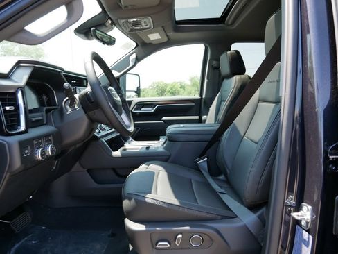 New 2026 GMC Sierra 3500 Denali w/ Denali Reserve Package AWD/4WD image 8