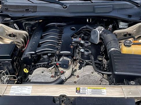 Used 2008 Chrysler 300 Touring RWD image 10