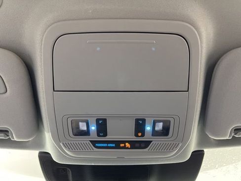 Used 2023 Ford Explorer Limited image 36