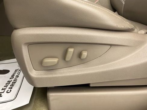 Used 2016 GMC Yukon SLT w/ Premium Edition image 33