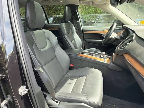 Used 2023 Volvo XC90 B6 Plus w/ Protection Package image 19