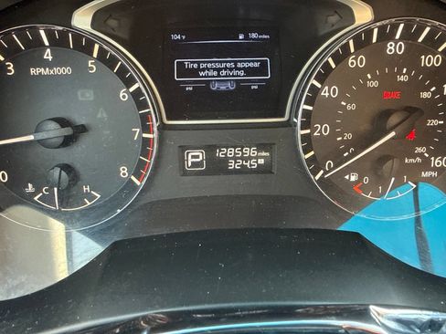 Used 2015 Nissan Altima 2.5 S w/ Sport Value Package FWD image 12