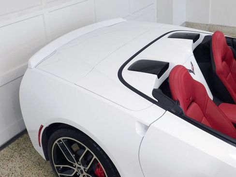 Used 2016 Chevrolet Corvette Stingray Convertible w/ 3LT Preferred Equipment Group RWD image 15