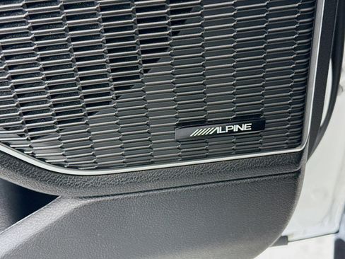 Used 2023 Jeep Grand Cherokee Limited w/ Luxury Tech Group II image 20