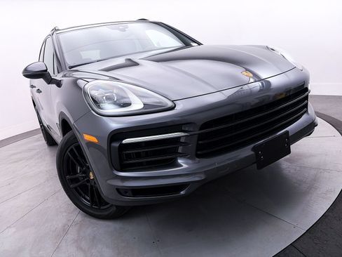 Used 2023 Porsche Cayenne AWD/4WD image 9