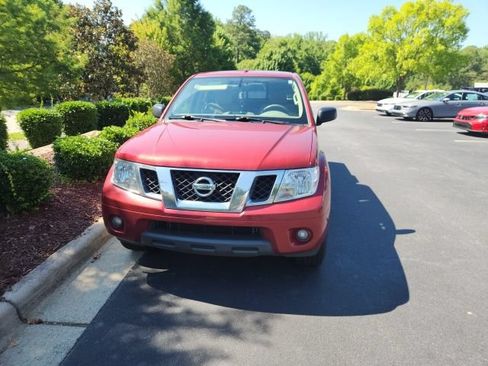 Used 2014 Nissan Frontier SV w/ SV Value Truck Package RWD image 9