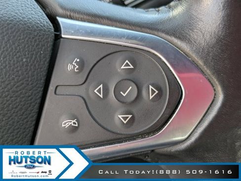 Used 2022 Chevrolet Traverse LT image 20