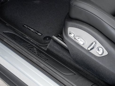 New 2025 Porsche Macan image 12