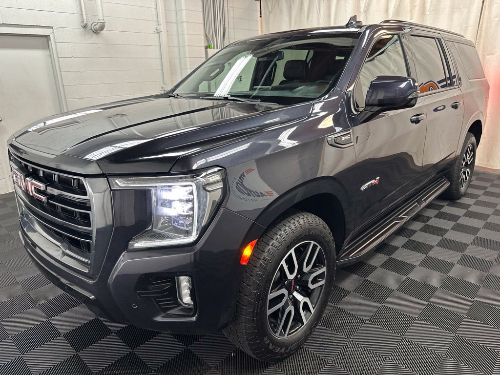 Used 2023 GMC Yukon XL AT4 w/ Technology Package AWD/4WD image 4