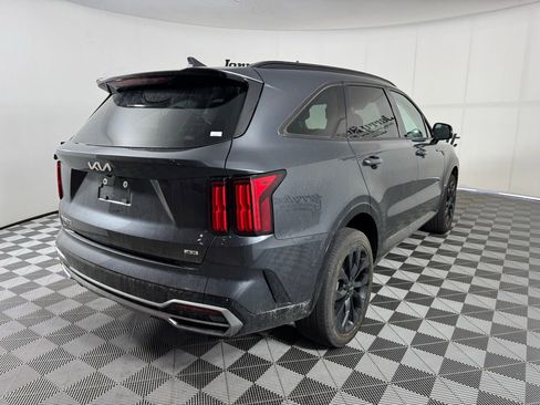 Used 2023 Kia Sorento SX AWD/4WD image 7