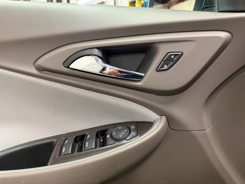 Used 2025 Chevrolet Malibu LT image 11