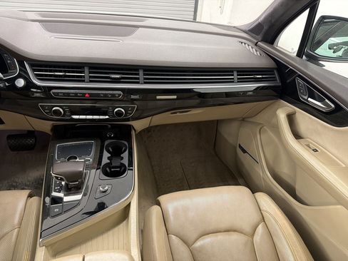 Used 2017 Audi Q7 3.0T Prestige w/ Prestige Package AWD/4WD image 27