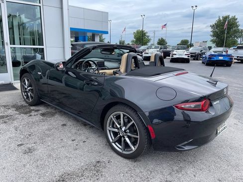 Used 2017 MAZDA MX-5 Miata Grand Touring RWD image 4