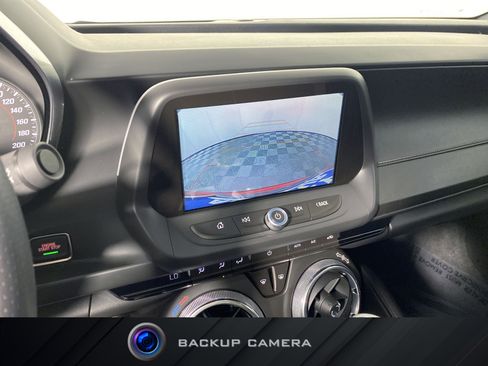 Used 2018 Chevrolet Camaro SS RWD image 5