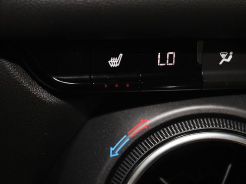 Used 2024 Chevrolet Blazer LT w/ Convenience Package FWD image 8