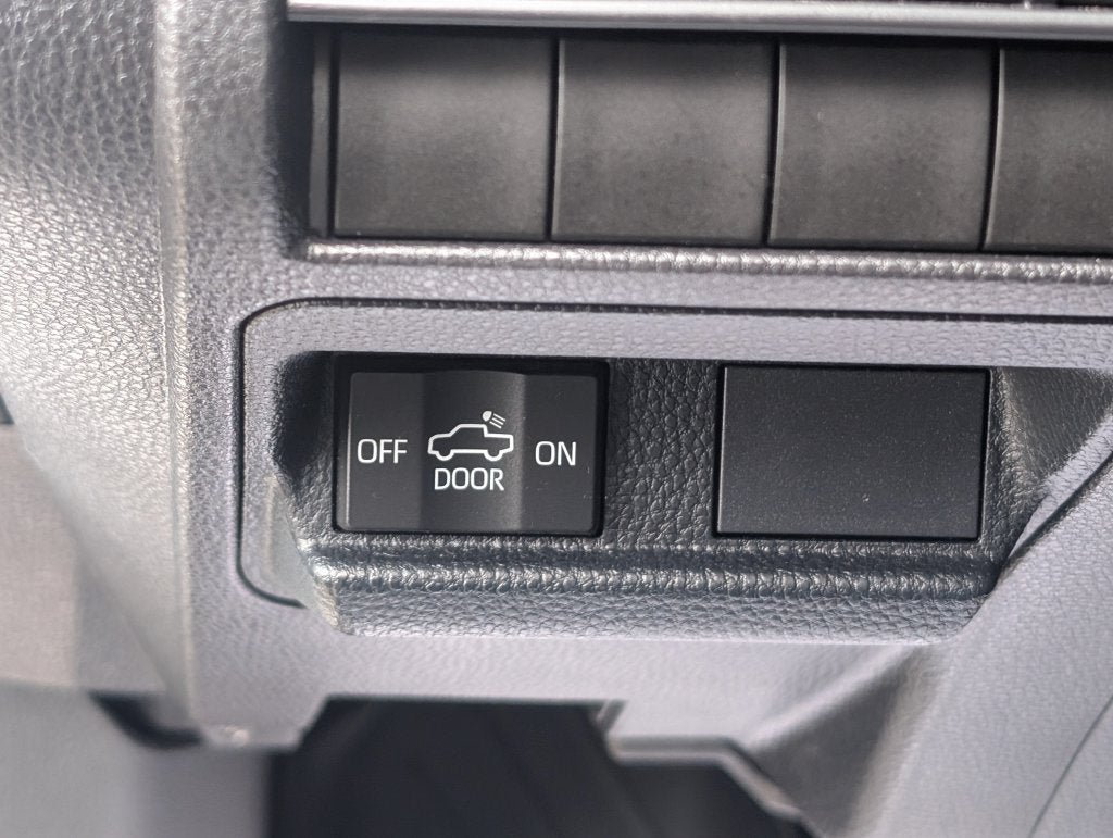 Certified 2025 Toyota Tacoma SR5 AWD/4WD image 14