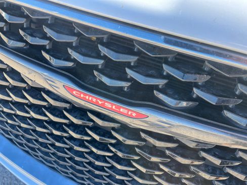 Used 2022 Chrysler 300 S image 23