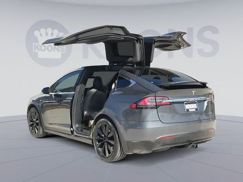 Used 2019 Tesla Model X 75D image 4