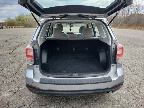 Used 2018 Subaru Forester 2.5i AWD/4WD image 13