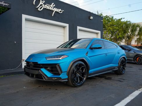 Used 2024 Lamborghini Urus Performante AWD/4WD image 27