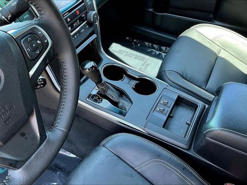 Used 2017 Toyota Camry XLE FWD image 20