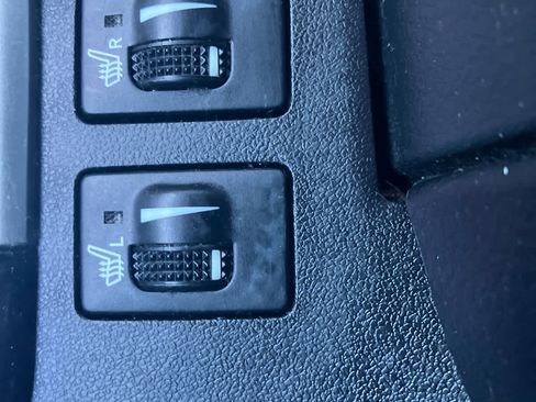 Used 2017 Toyota Highlander SE image 31